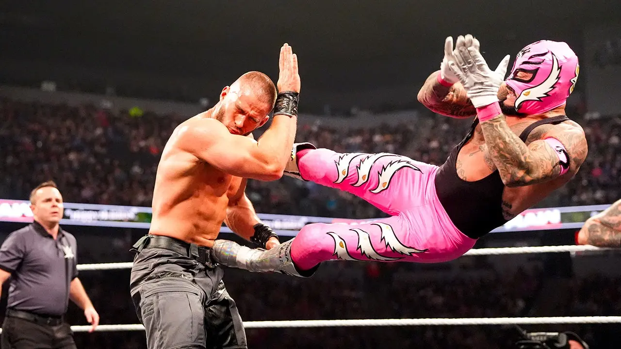 WWE摔角手雷·神秘人谈及参与Triplemania，称面对7尺3寸巨人在比赛中毫不畏惧