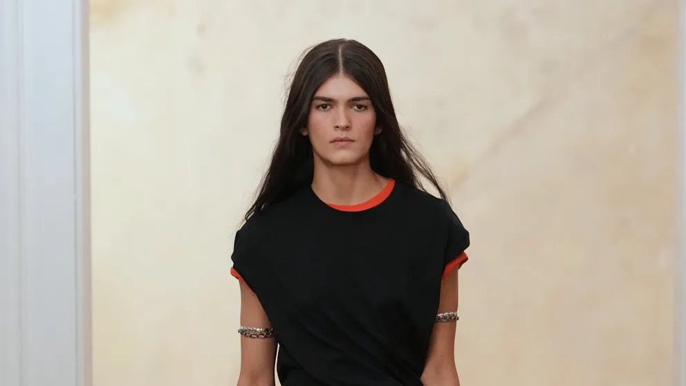 Eckhaus Latta 2027春季成衣系列 | Vogue